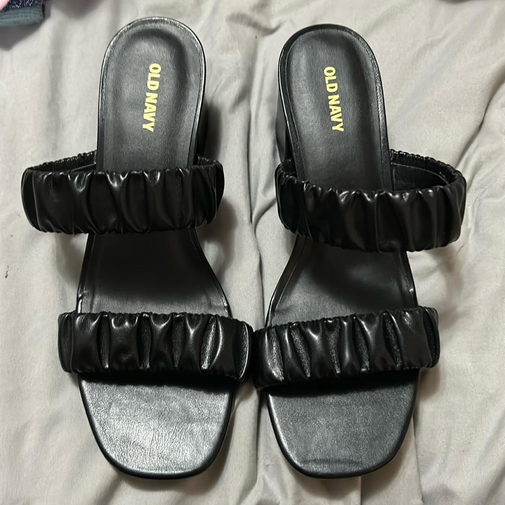 Black Kitten Heels ✨🖤